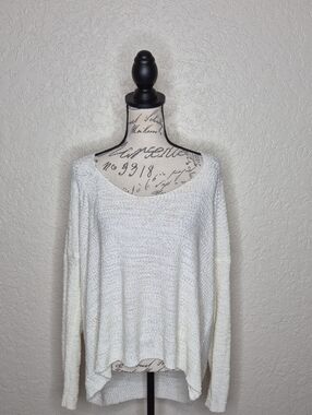 Miracle Sweater Cream‎ Size M/L